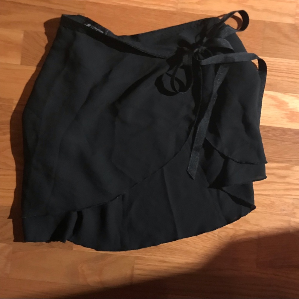 Dancers wrap skirt
